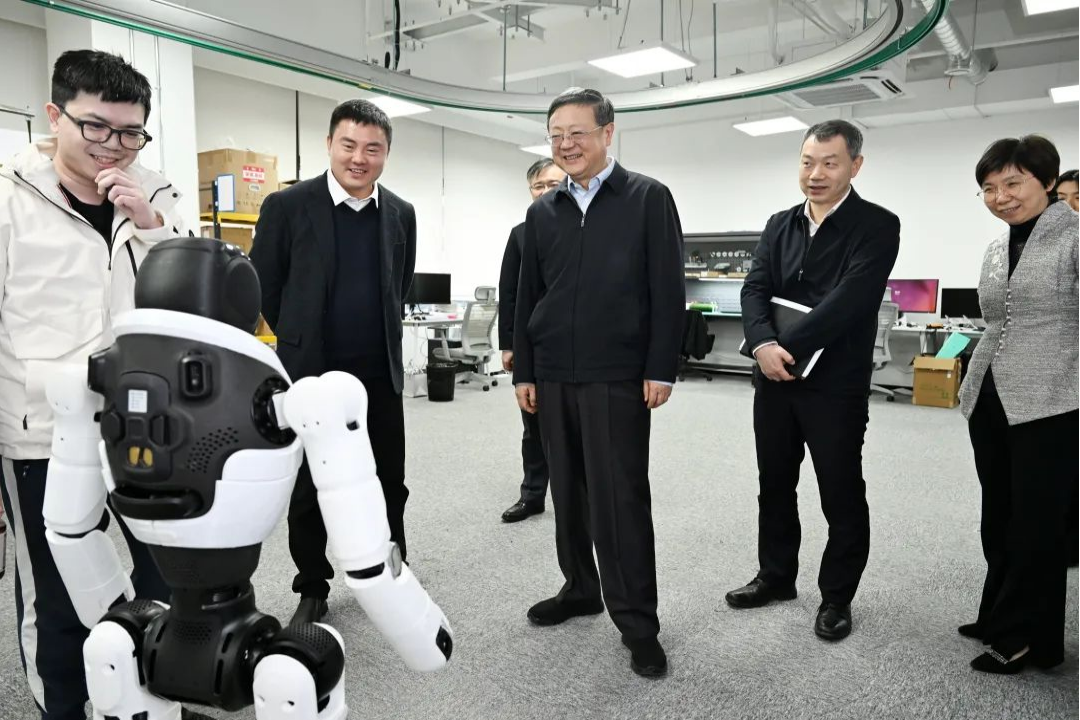 上海市委书记陈吉宁专题调研今年会网站机器人